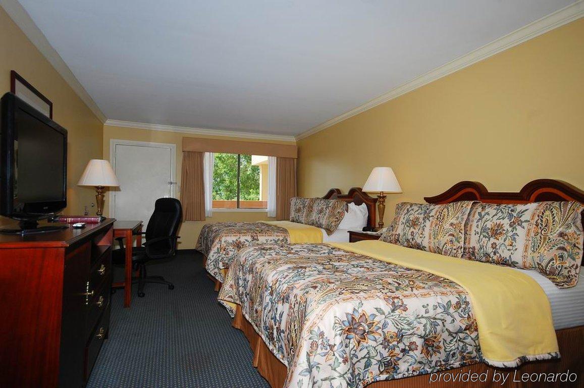 Best Western Forest Inn Franklin Room photo